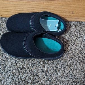 Revitalign Orthotic Embroidered Wool Clogs - Eden